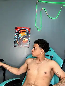 Snapshot of l-laross chatting on January 2026 03:50:02 PM l-laross online show from January 2026 03:50:02 PM