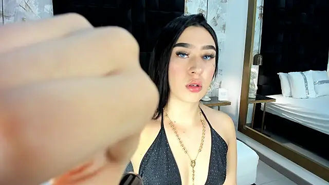 emily clarkk  online show from February 2026 07:11:01 PM