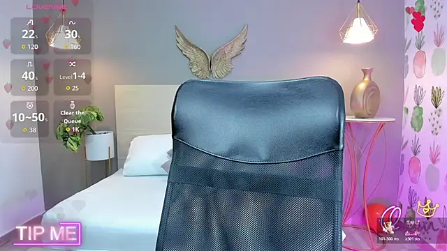 Snapshot of emma_hiltonn_ chatting on June 2026 07:27:02 PM emma hiltonn online show from June 2026 07:27:02 PM