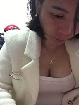 Snapshot of ManaMi-Ami chatting on February 2026 04:22:01 PM ManaMi-Ami online show from February 2026 04:22:01 PM