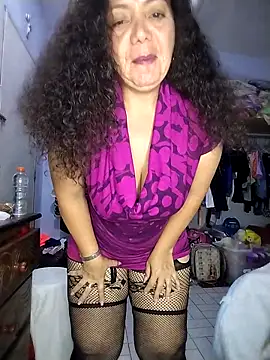 Gorditacarlota online show from April 2026 03:01:01 AM