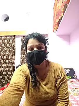 Priyaji7575 online show from January 2026 01:49:01 PM