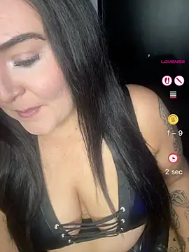 Snapshot of Miss_CurvesXXX chatting on June 2026 10:14:02 PM Miss CurvesXXX online show from June 2026 10:14:02 PM