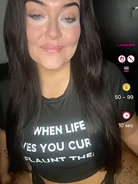Snapshot of Miss_CurvesXXX chatting on June 2026 12:09:01 PM Miss CurvesXXX online show from June 2026 12:09:01 PM