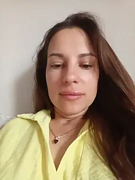 Snapshot of She-Moon chatting on July 2026 05:21:01 AM She-Moon online show from July 2026 05:21:01 AM