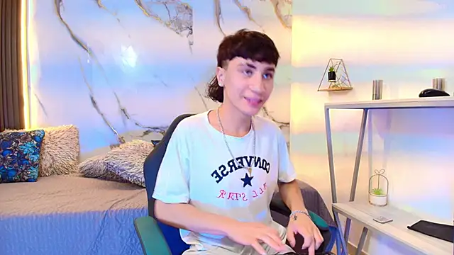 XanderGrey8 online show from February 2026 07:45:01 PM