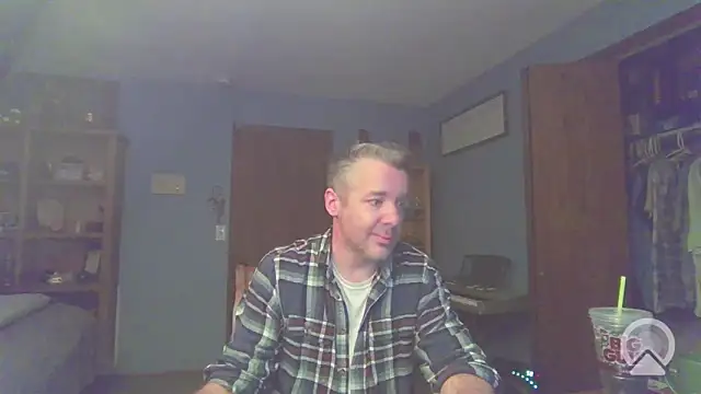 chrisw8140 online show from April 2026 05:38:02 AM