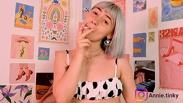 annieTinky0 online show from February 2026 12:18:02 AM