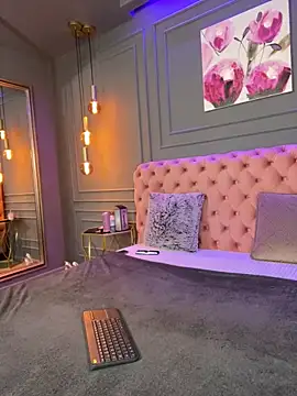 ScarletSnows online show from February 2026 06:17:02 PM