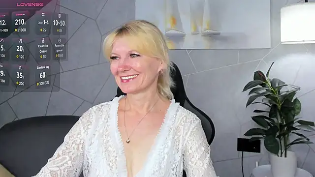 Julie Lucas online show from July 2026 12:10:01 AM