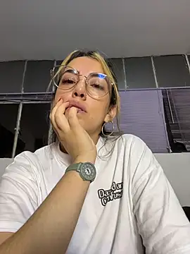 Paulinaa bella online show from February 2026 12:27:02 AM