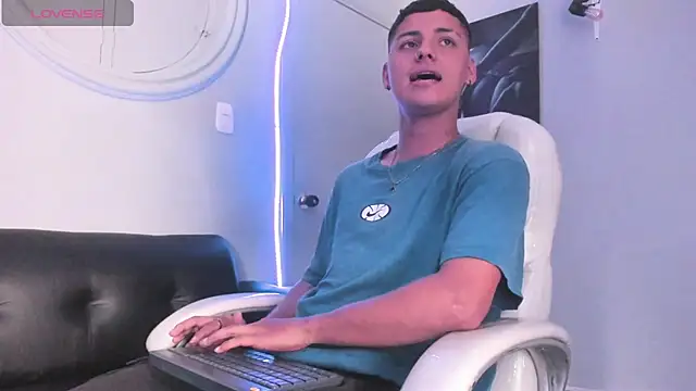 Liam9  online show from January 2026 02:48:02 AM