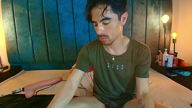 Ethan Briggs  online show from March 2026 03:32:01 AM