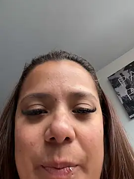 Snapshot of Pretty__Milf chatting on February 2026 09:26:02 PM Pretty Milf online show from February 2026 09:26:02 PM