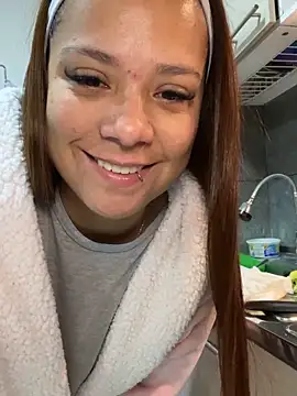 Snapshot of Pretty__Milf chatting on March 2026 09:49:02 AM Pretty Milf online show from March 2026 09:49:02 AM