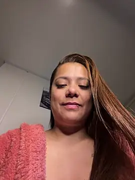 Snapshot of Pretty__Milf chatting on April 2026 09:41:02 AM Pretty Milf online show from April 2026 09:41:02 AM