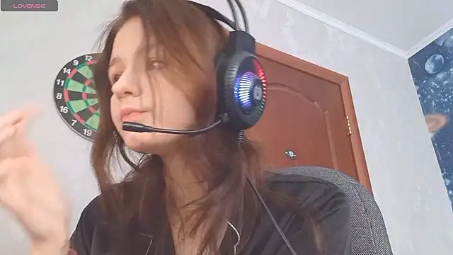 Snapshot of GameToiler chatting on April 2026 07:34:01 AM GameToiler online show from April 2026 07:34:01 AM