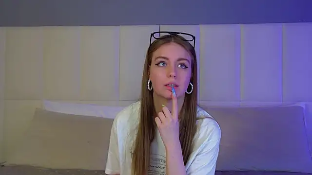 SofiaSarvain online show from February 2026 06:28:01 PM