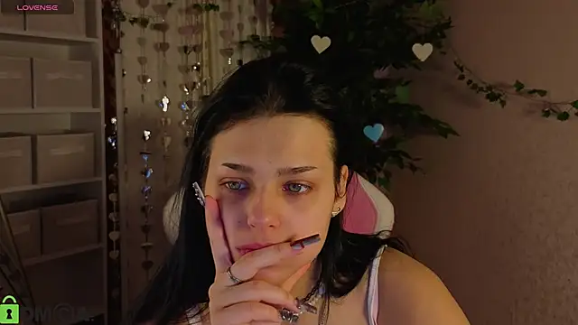 Snapshot of Leslie_Wholsh chatting on February 2026 01:07:02 AM Leslie Wholsh online show from February 2026 01:07:02 AM