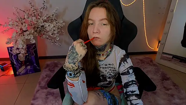 Lappyloo online show from February 2026 02:10:02 AM