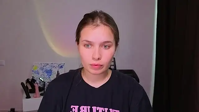 Catherine Karis online show from July 2026 03:07:02 PM
