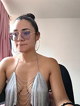 Freyarosse online show from February 2026 06:34:02 PM