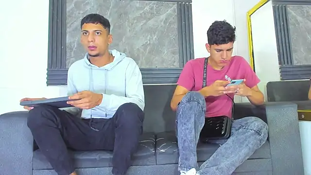 ALEX KEITH26 online show from February 2026 12:35:02 PM