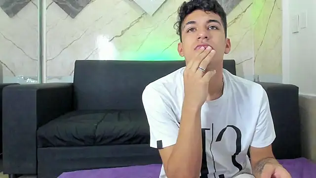 ALEX KEITH26 online show from March 2026 08:01:01 PM