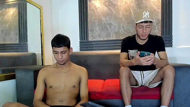 ALEX KEITH26 online show from April 2026 11:59:02 PM