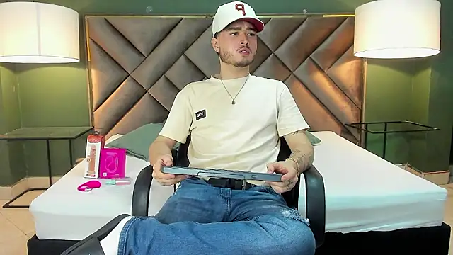 Salvattore Muller online show from February 2026 08:44:02 AM