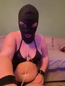 cochonnesoumise59 online show from February 2026 09:38:02 PM