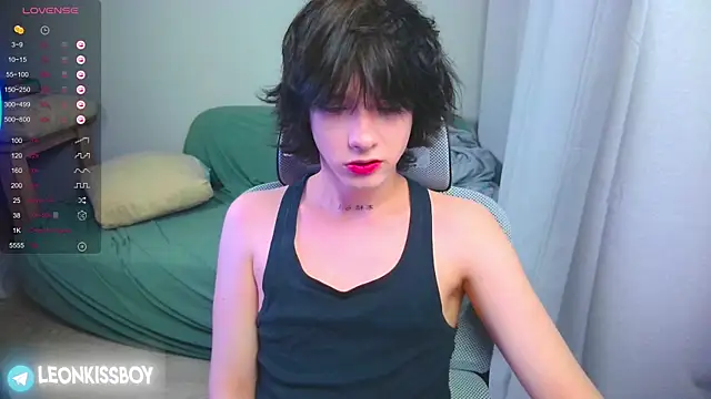 LeonBoykisser online show from April 2026 02:36:01 PM