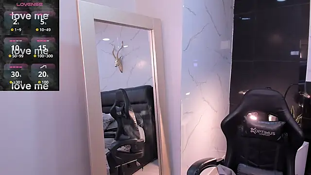 KomiCatt online show from March 2026 12:32:01 PM