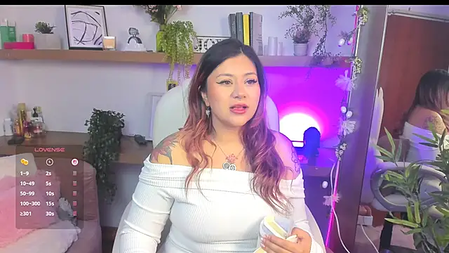 Snapshot of _Lorraine_v chatting on April 2026 02:55:02 PM Lorraine v online show from April 2026 02:55:02 PM