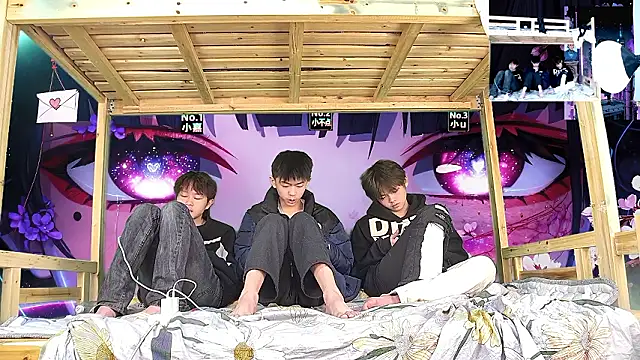 xiaohuangren01 online show from February 2026 01:54:01 AM