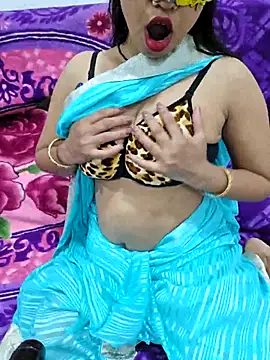 Snapshot of VikasViralStudios chatting on May 2026 07:02:02 AM VikasViralStudios online show from May 2026 07:02:02 AM