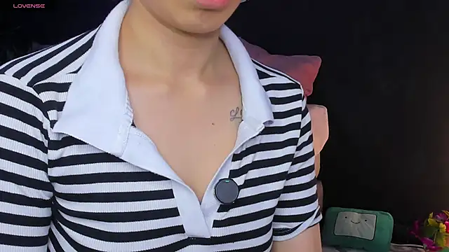 Noaah25  online show from February 2026 03:22:01 AM