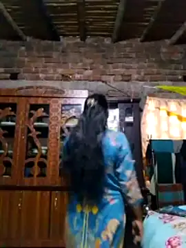 Hot Sweeti online show from April 2026 10:11:01 AM