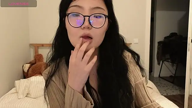 Snapshot of nullgirl chatting on May 2026 11:32:02 PM nullgirl online show from May 2026 11:32:02 PM