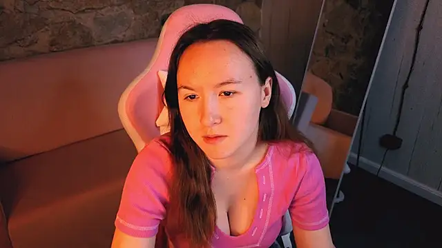 Snapshot of SindieStorm chatting on February 2026 01:34:01 AM SindieStorm online show from February 2026 01:34:01 AM