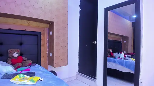 Samantha Blaze1 online show from March 2026 11:05:01 AM