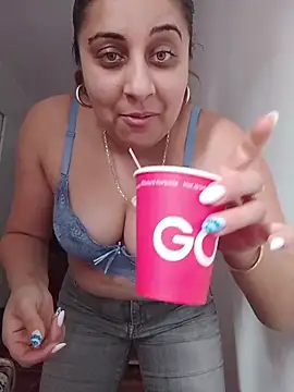 AntoAntonianna online show from February 2026 09:05:01 AM