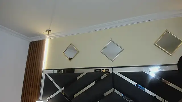 Ambarross  online show from April 2026 01:37:02 PM