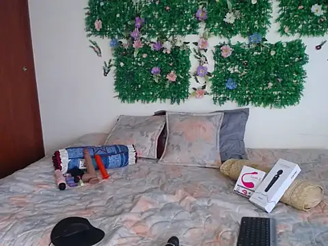 lunitabliss online show from February 2026 04:47:02 PM