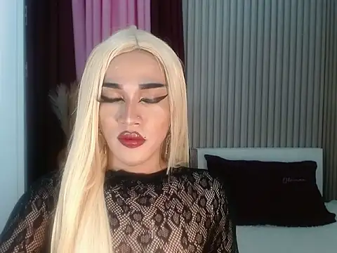 Snapshot of Kendalllust chatting on June 2026 01:35:02 PM Kendalllust online show from June 2026 01:35:02 PM