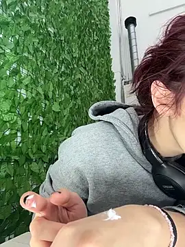 elodie rouge online show from March 2026 11:27:01 AM