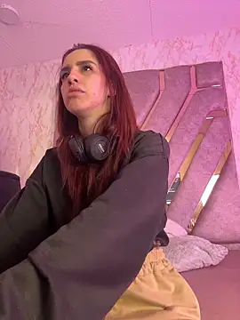 elodie rouge online show from April 2026 12:16:02 PM