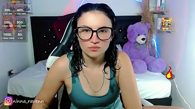 AriaDark online show from April 2026 10:57:02 PM