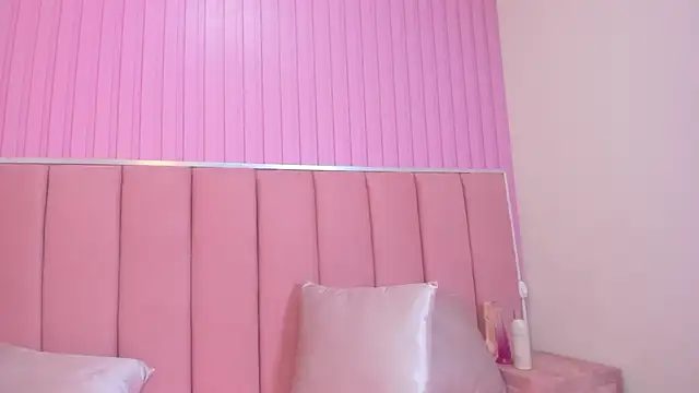 Snapshot of Zoehoney_hl chatting on February 2026 08:40:02 AM Zoehoney hl online show from February 2026 08:40:02 AM