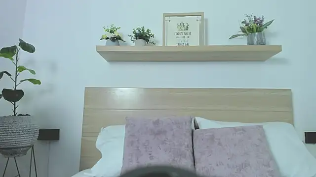 ivette swan online show from February 2026 12:33:02 PM